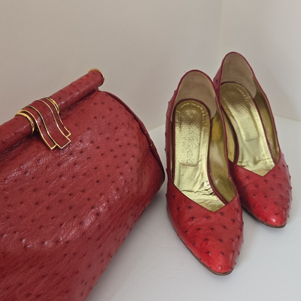 Vintage Italian Leather Ostrich shoes.  Size 38 1/2